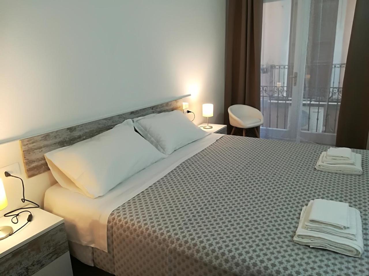 Bed and Breakfast B.House Кальяри Экстерьер фото