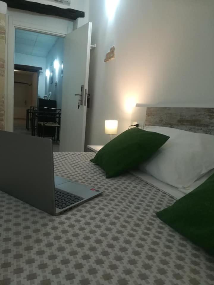 Bed and Breakfast B.House Кальяри Экстерьер фото